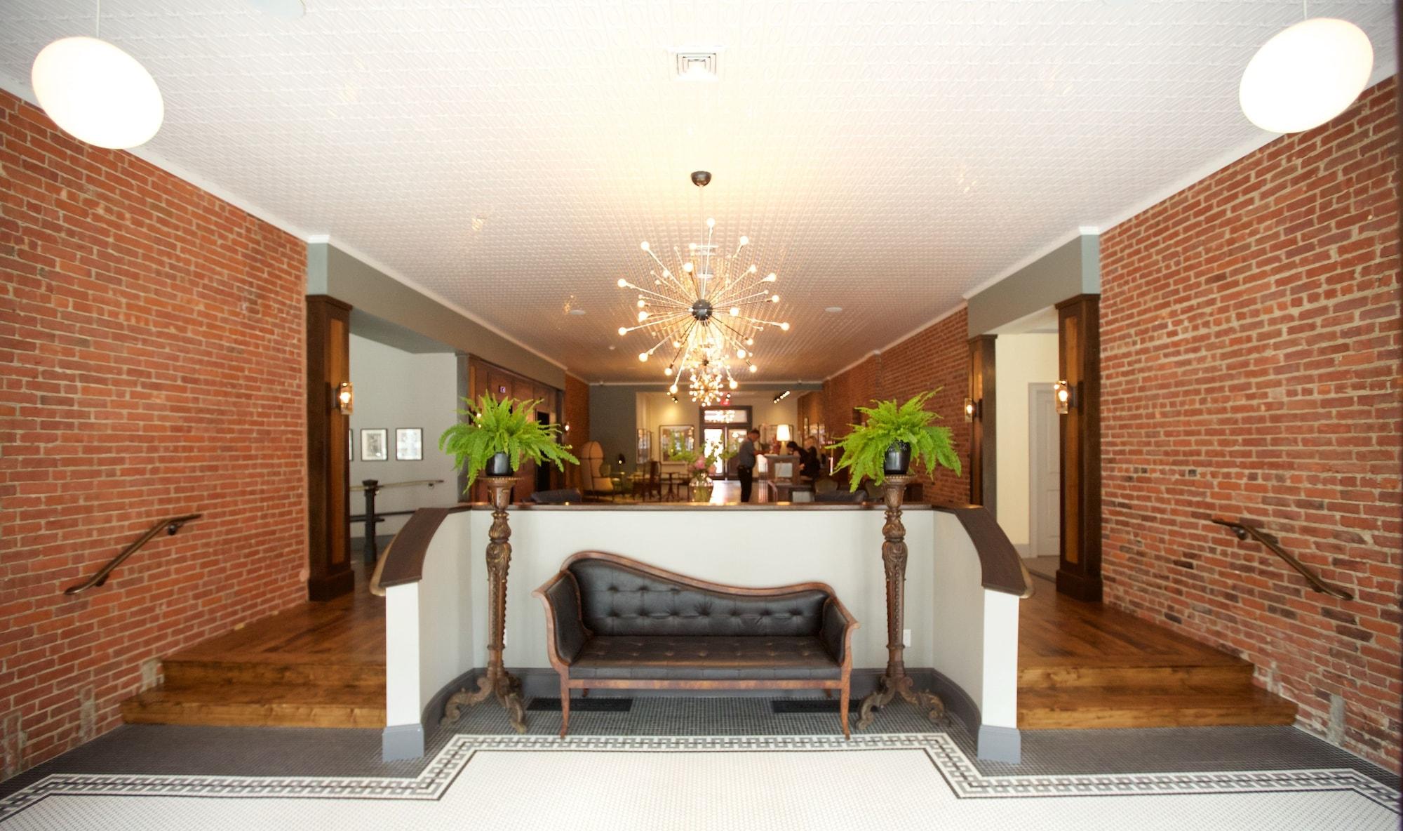 Hotel On North Pittsfield Eksteriør billede