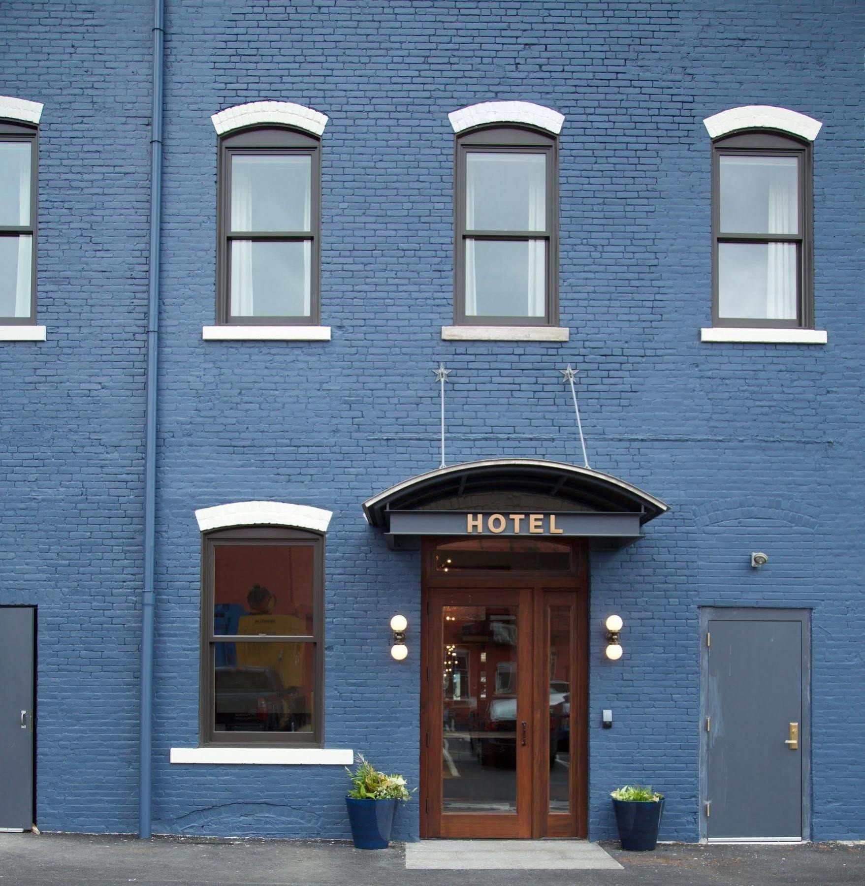 Hotel On North Pittsfield Eksteriør billede